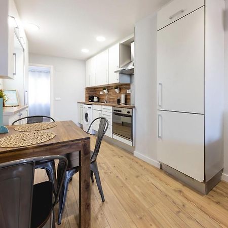 Apartamento Bravissimo Eiximenis, With Beautiful Terrace And Views Gerona Exterior foto