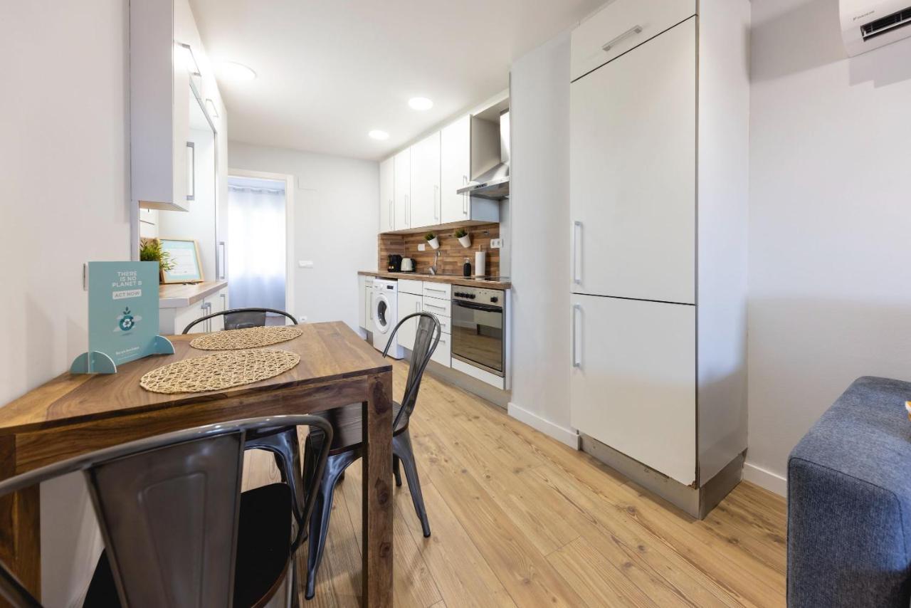 Apartamento Bravissimo Eiximenis, With Beautiful Terrace And Views Gerona Exterior foto