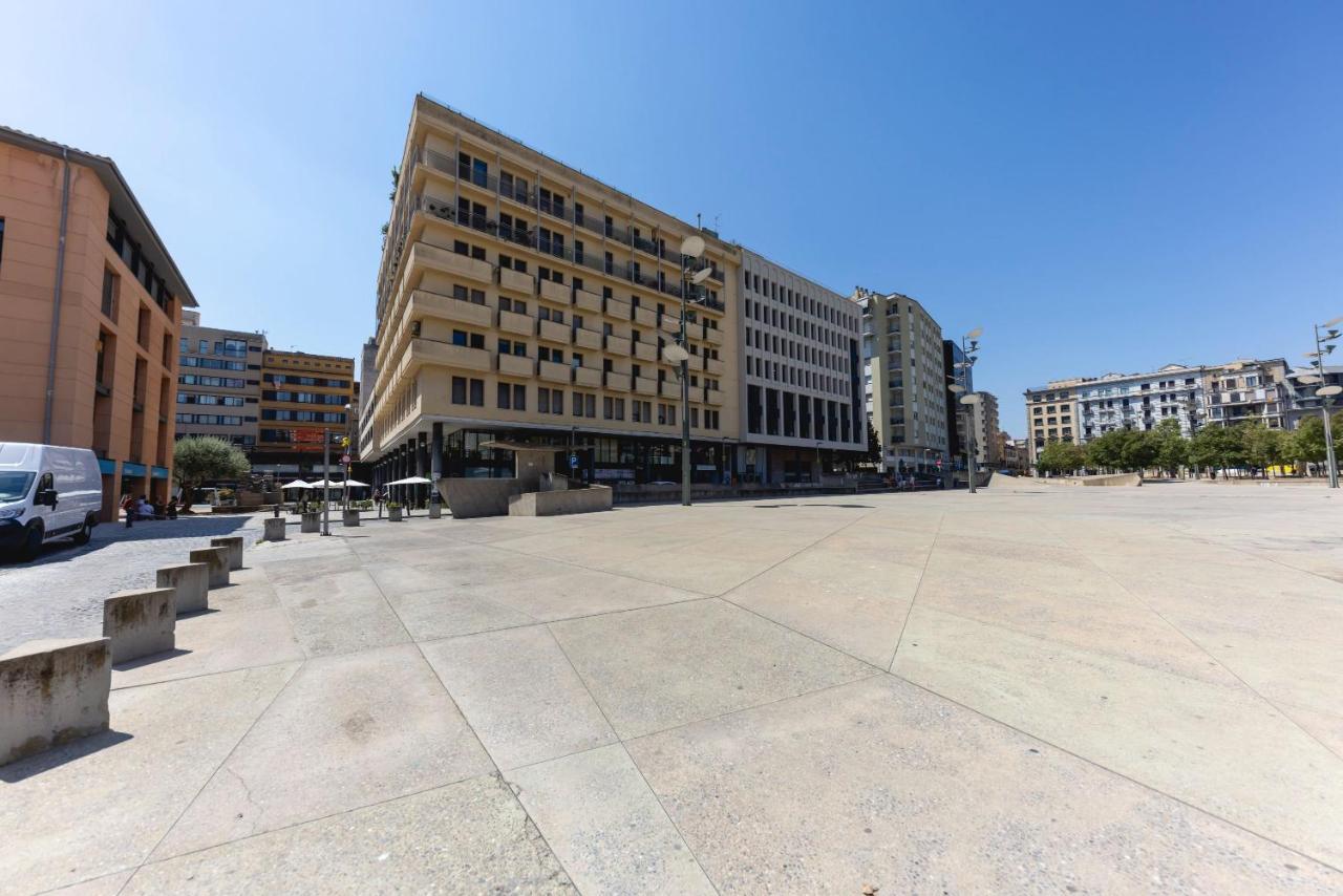 Apartamento Bravissimo Eiximenis, With Beautiful Terrace And Views Gerona Exterior foto